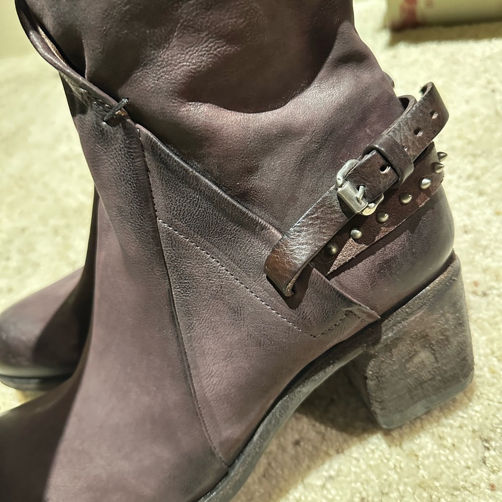AS98 Size Size 42 Plumish